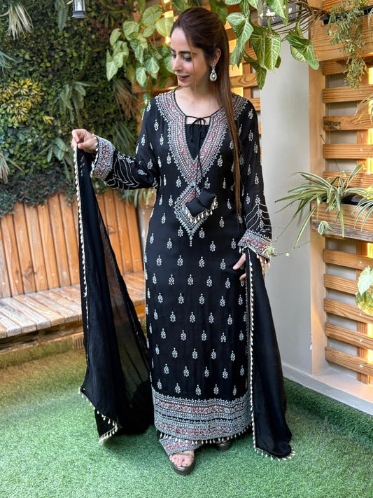 kurta set crafted in luxurious Chinon fabric