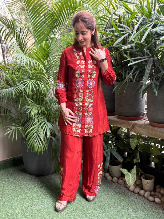 Elegance with this stunning Chinon cord set