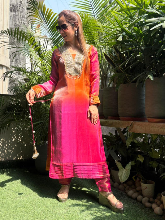 Effortless elegance in this stunning tissue shimmer kurta set