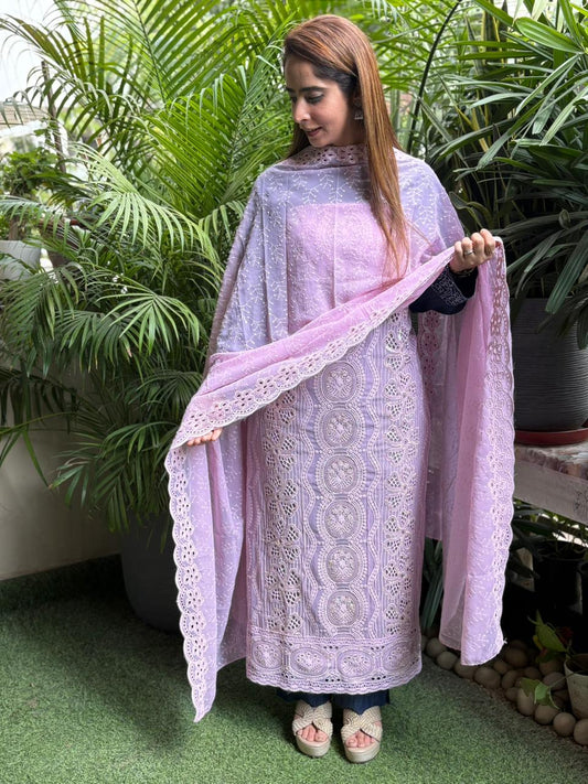 Craftsmanship in this stunning unstitched georgette suit set