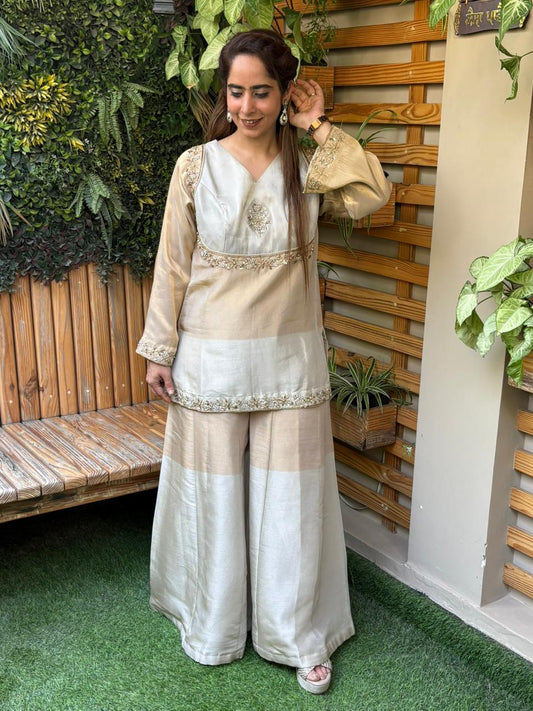 Stylish cord set crafted in luxurious tissue silk fabric