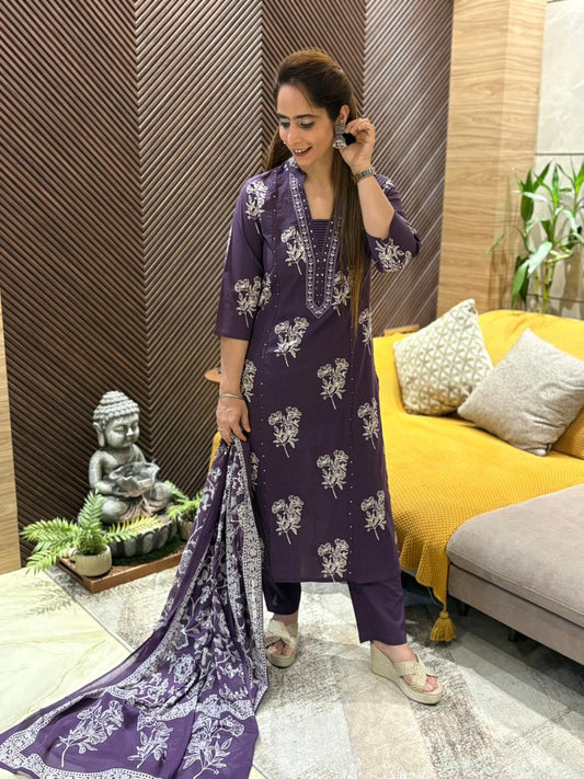 Elegant kurti set crafted in soft cotton fabric ✨