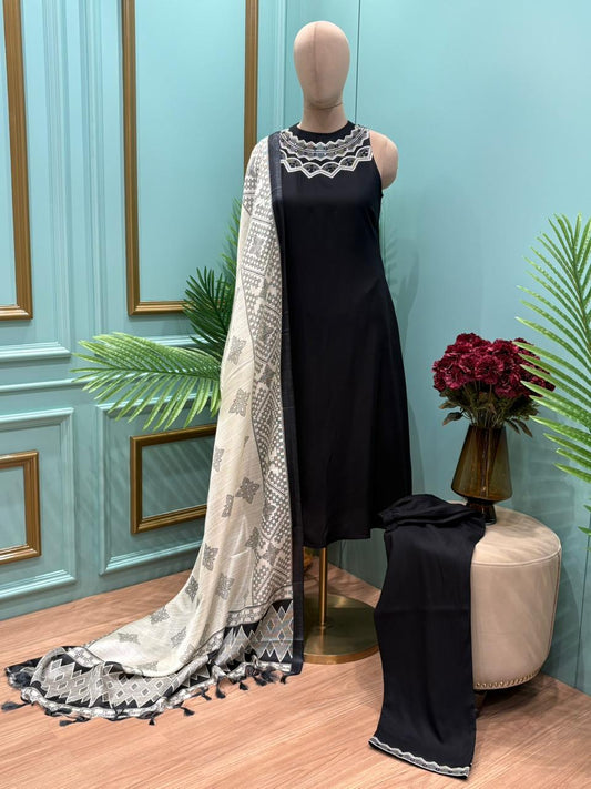Effortless elegance with this A-line kurti set