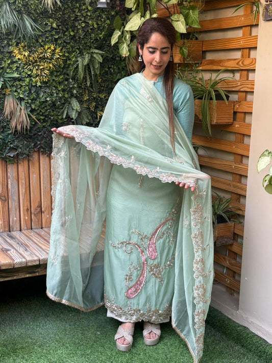 Elegant unstitched suit set