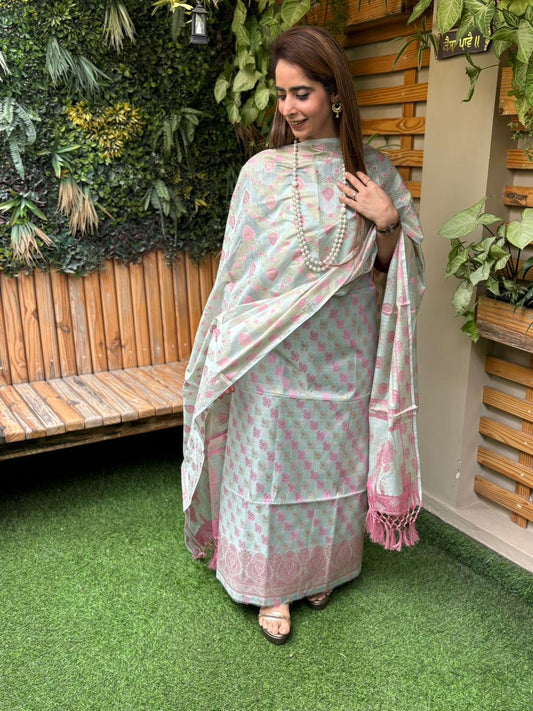 Luxurious unstitched suit
