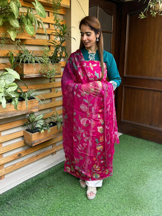 Unstitched suit in soft muslin cotton