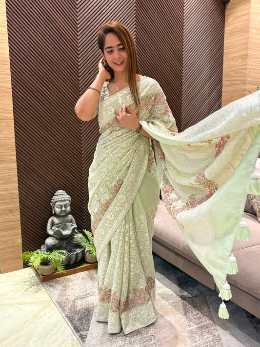 Stunning running saree crafted in pure georgette fabric