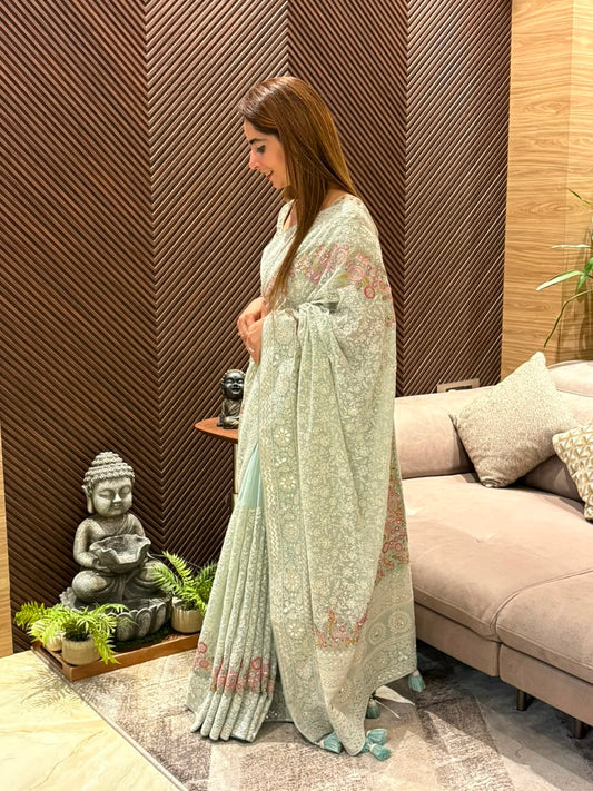 Stunning running saree crafted in pure georgette fabric
