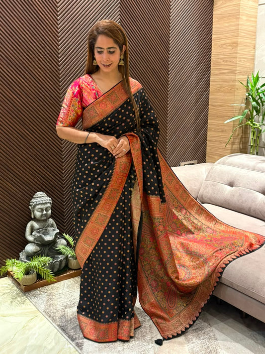 Elegant running saree showcases beautiful Ghadi