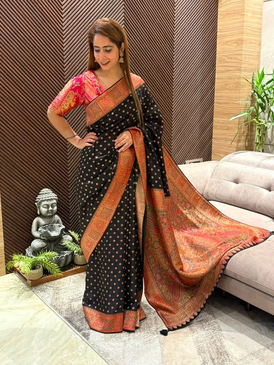 Elegant running saree showcases beautiful Ghadi