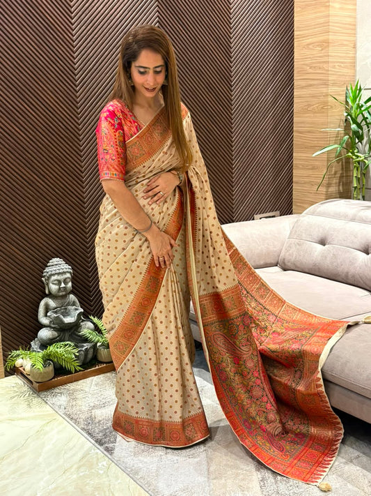 Elegant running saree showcases beautiful Ghadi