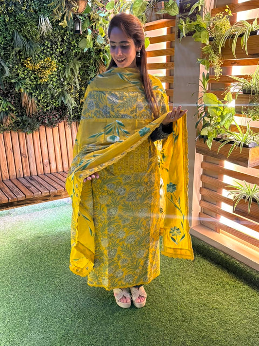 Beautiful unstitched cotton suit