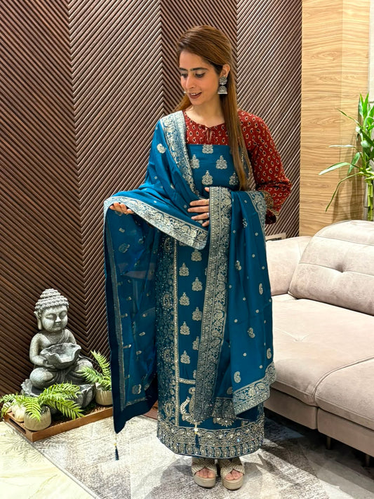 Luxurious Uppada silk fabric unstitched suit