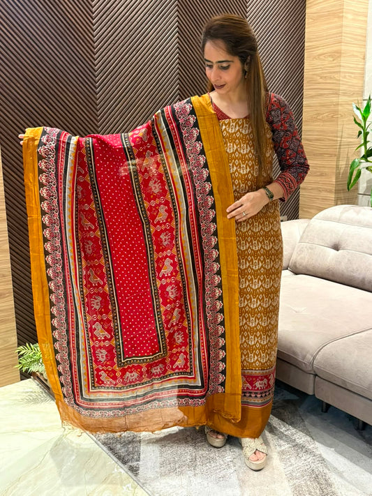 Elegant unstitched suit