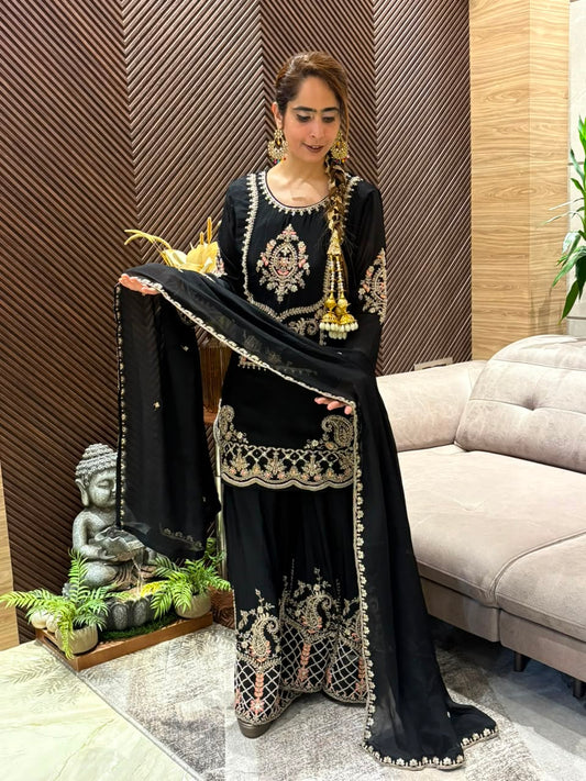 Stunning Chinon fabric kurta set