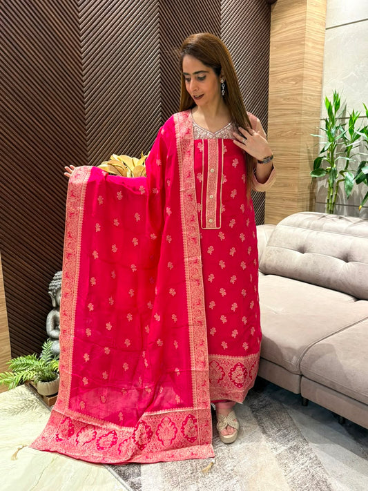 Elegant unstitched suit