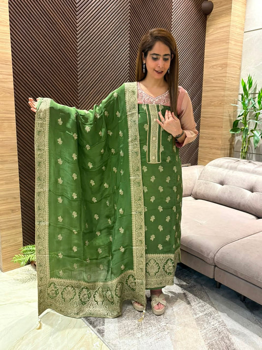 Elegant unstitched suit