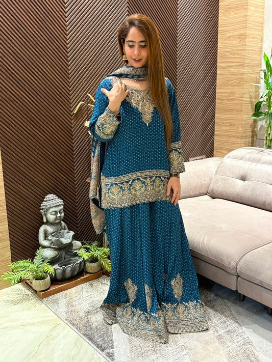 Elegant crepe fabric kurta set