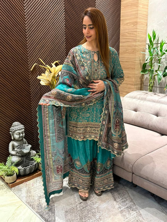 Elegant Chinon fabric kurta set