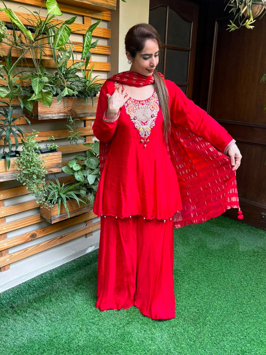 Elegant Dola Silk kurta set