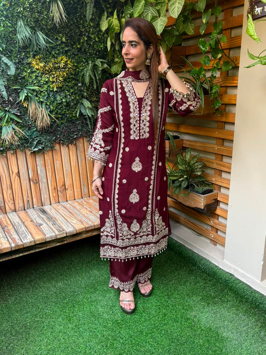 Exquisite Chinon Kurta Set