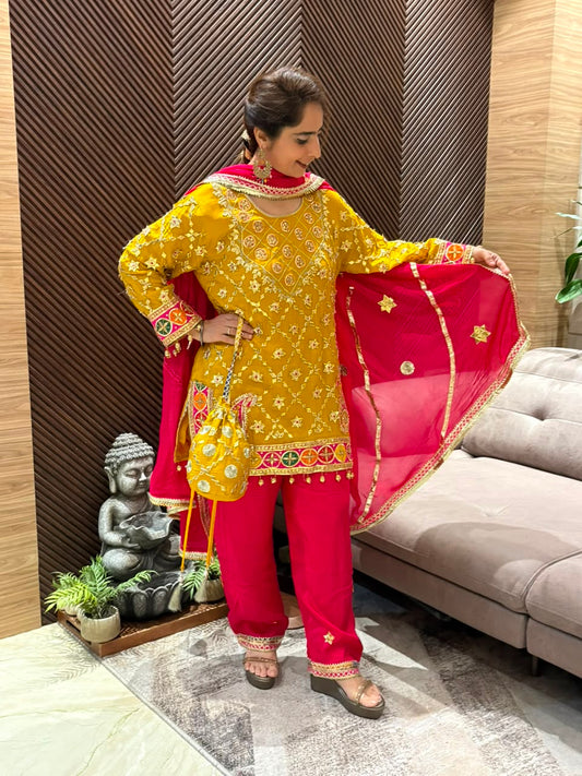 Luxurious crape fabric kurta set