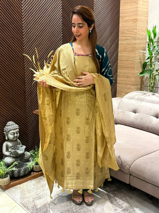 Luxurious Uppada silk elegant unstitched suit