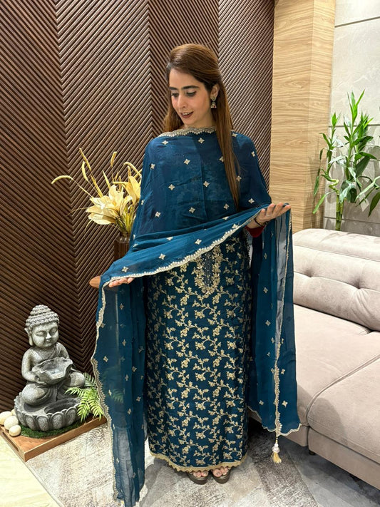Luxurious rich silk unstitched suit