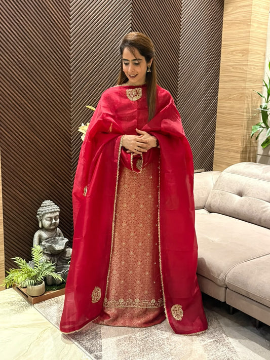 Luxurious Kanchivaram silk unstitched ensemble