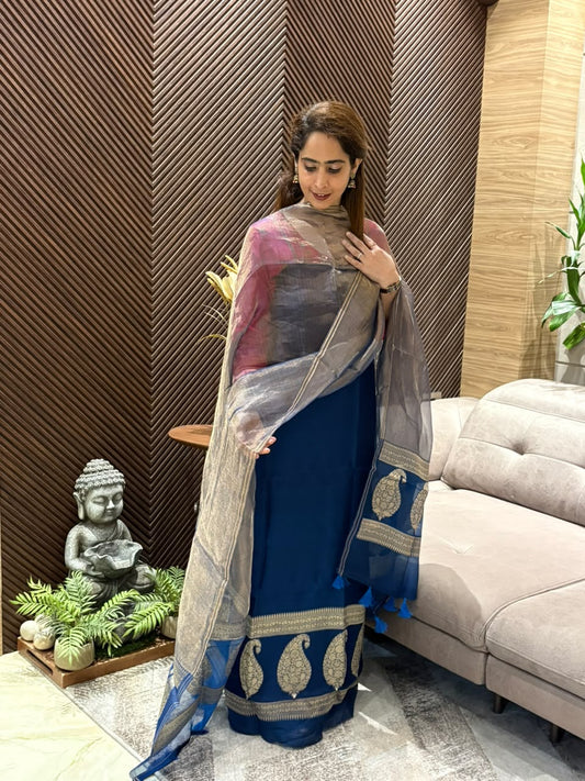 Graceful blend organza unstitched suit