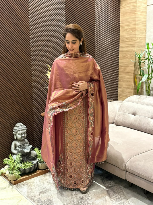 Shimmering tissue luxurious unstitched suit