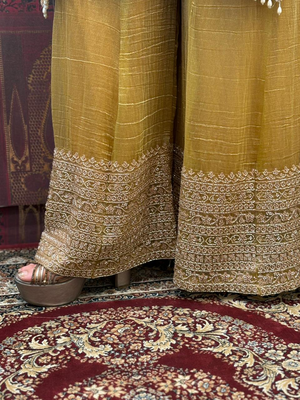 Elevate your festive wardrobe with this stunning tissue