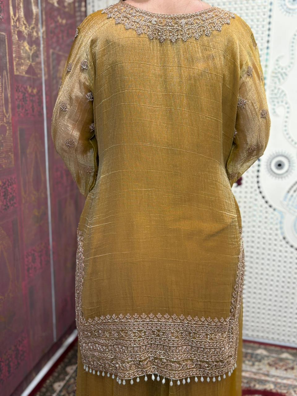 Elevate your festive wardrobe with this stunning tissue