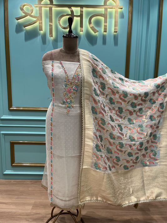 Elegant unstitched suit set crafted from pure cotton fabric
