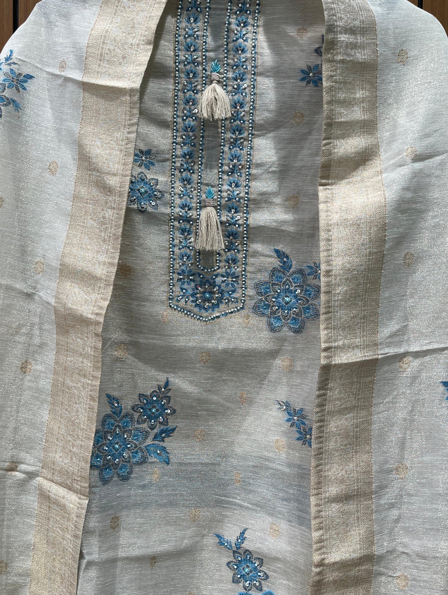 Ethnic collection with this unstitched linen shimmer suit set