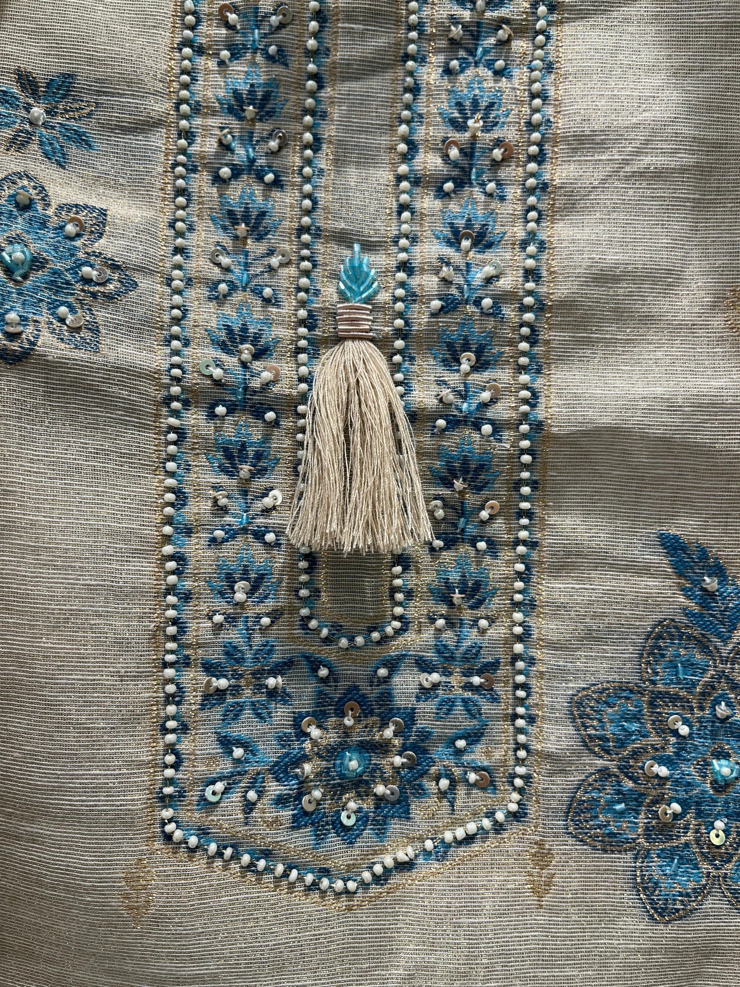 Ethnic collection with this unstitched linen shimmer suit set
