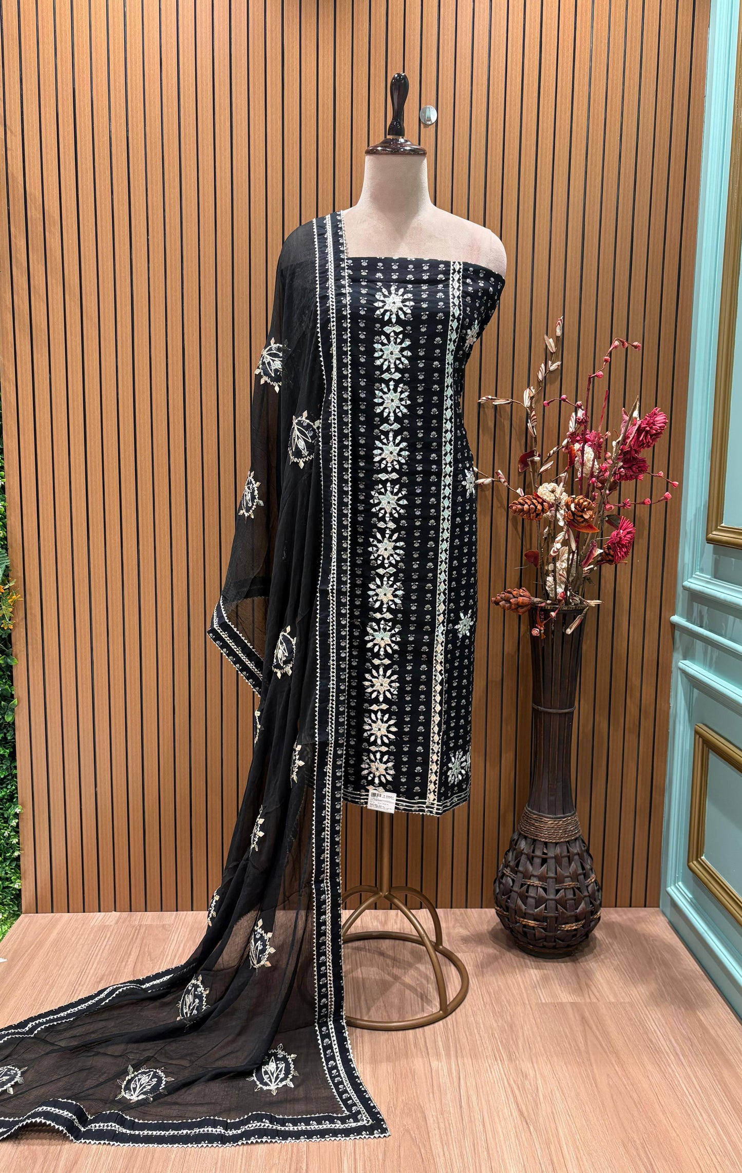 Make a graceful statement with our unstitched pure cotton suit