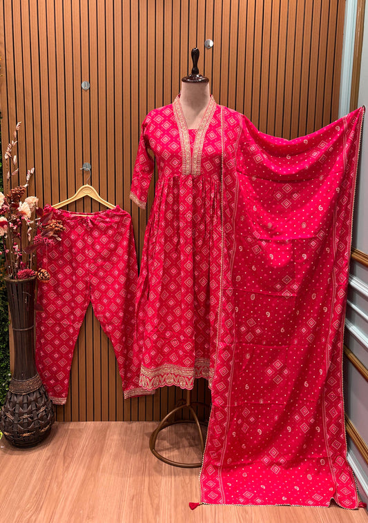 Pure cotton Bandhej design with intricate lace work