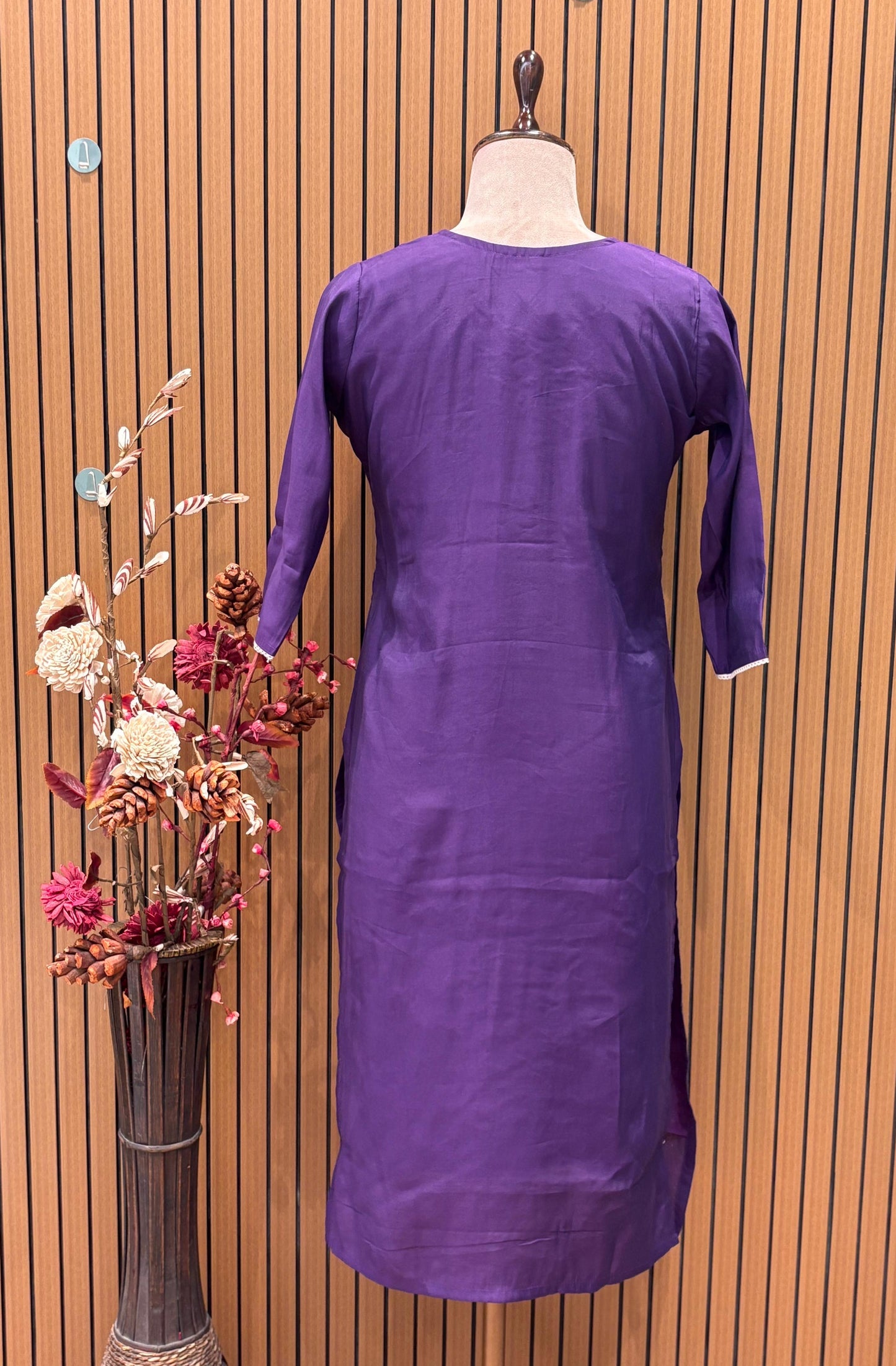 Add charm to your look with this stylish modal cotton kurti set