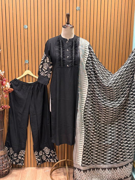 Make a bold statement with this black kurta set