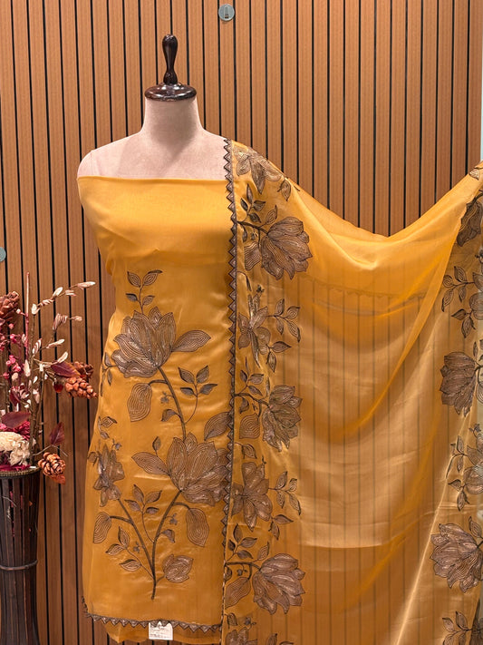 Elevate your ethnic charm with our stunning unstitched suit
