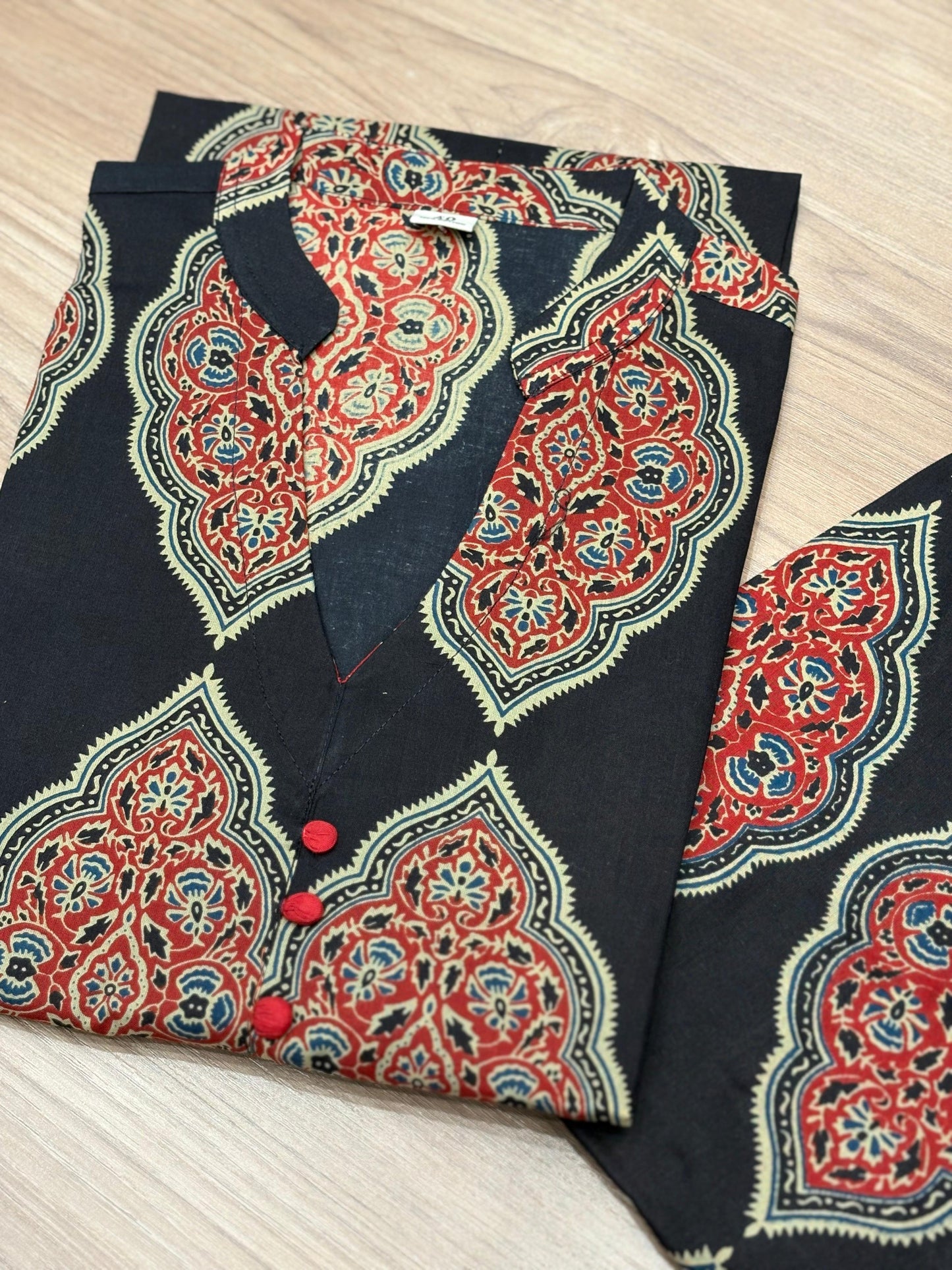 Make a bold statement with this printed cotton kurti