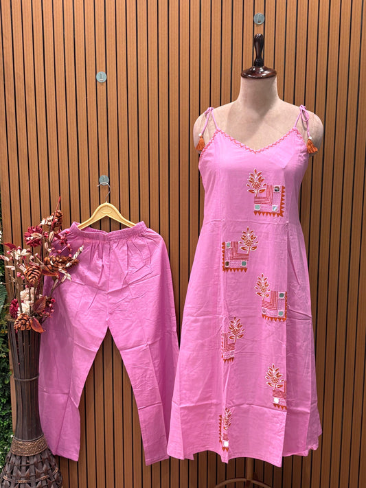 Stay cool & comfy in our cotton kurti-pant set