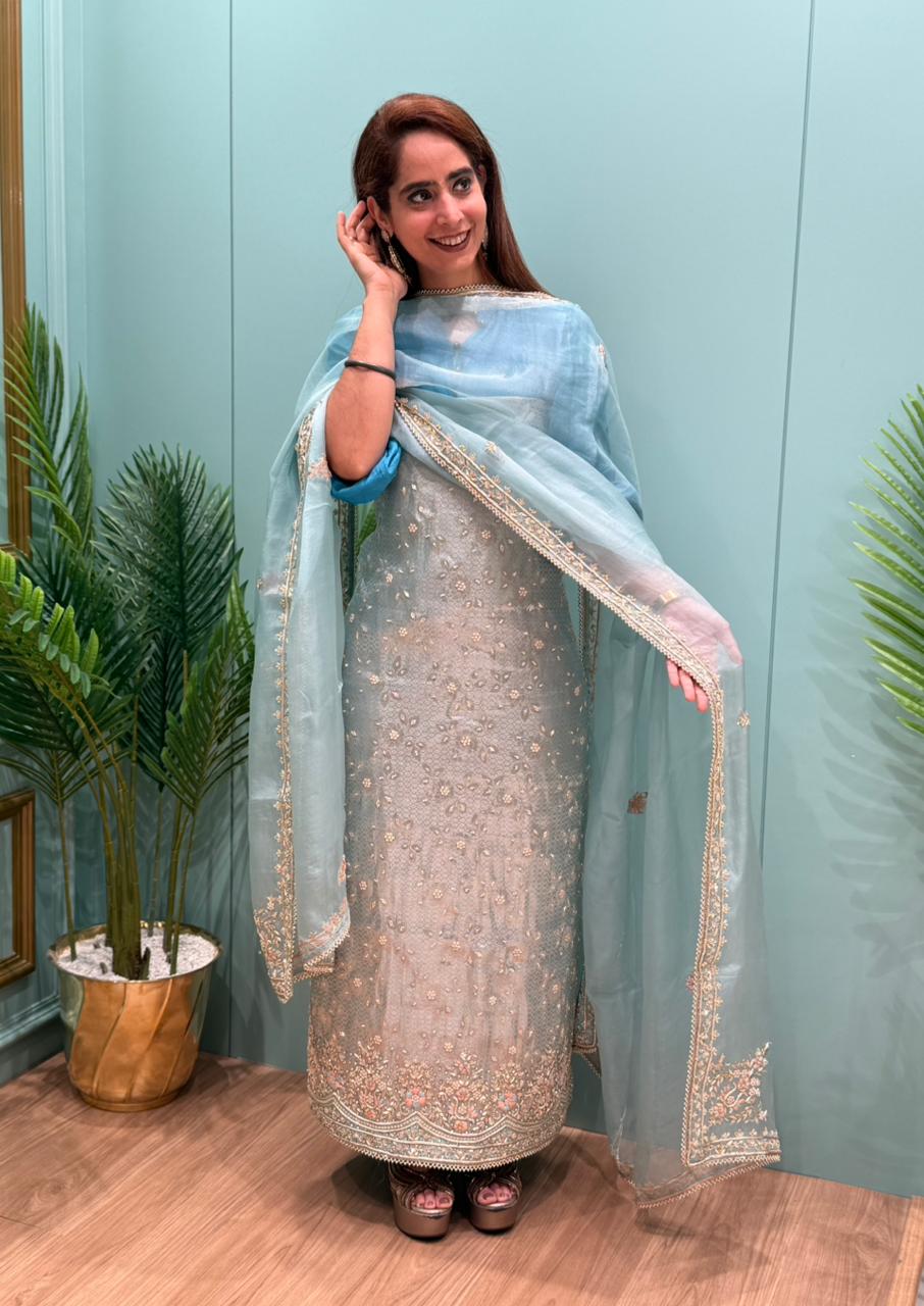 Experience timeless elegance with our pure Kanjivaram silk