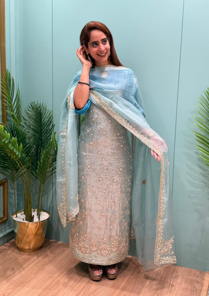 Experience timeless elegance with our pure Kanjivaram silk