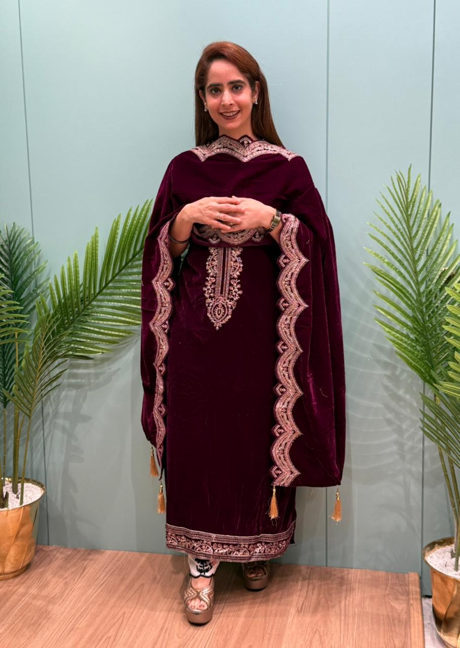Presenting our luxurious unstitched velvet suit