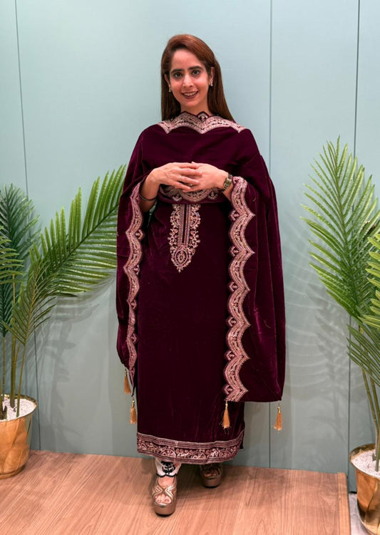 Presenting our luxurious unstitched velvet suit