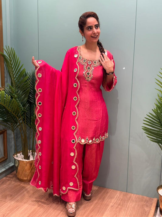 Presenting our luxurious short kurti with farshi salwar