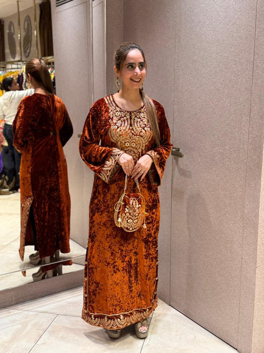 Heavy neckline & sleeves embroidery gives a rich Kashmiri royal look
