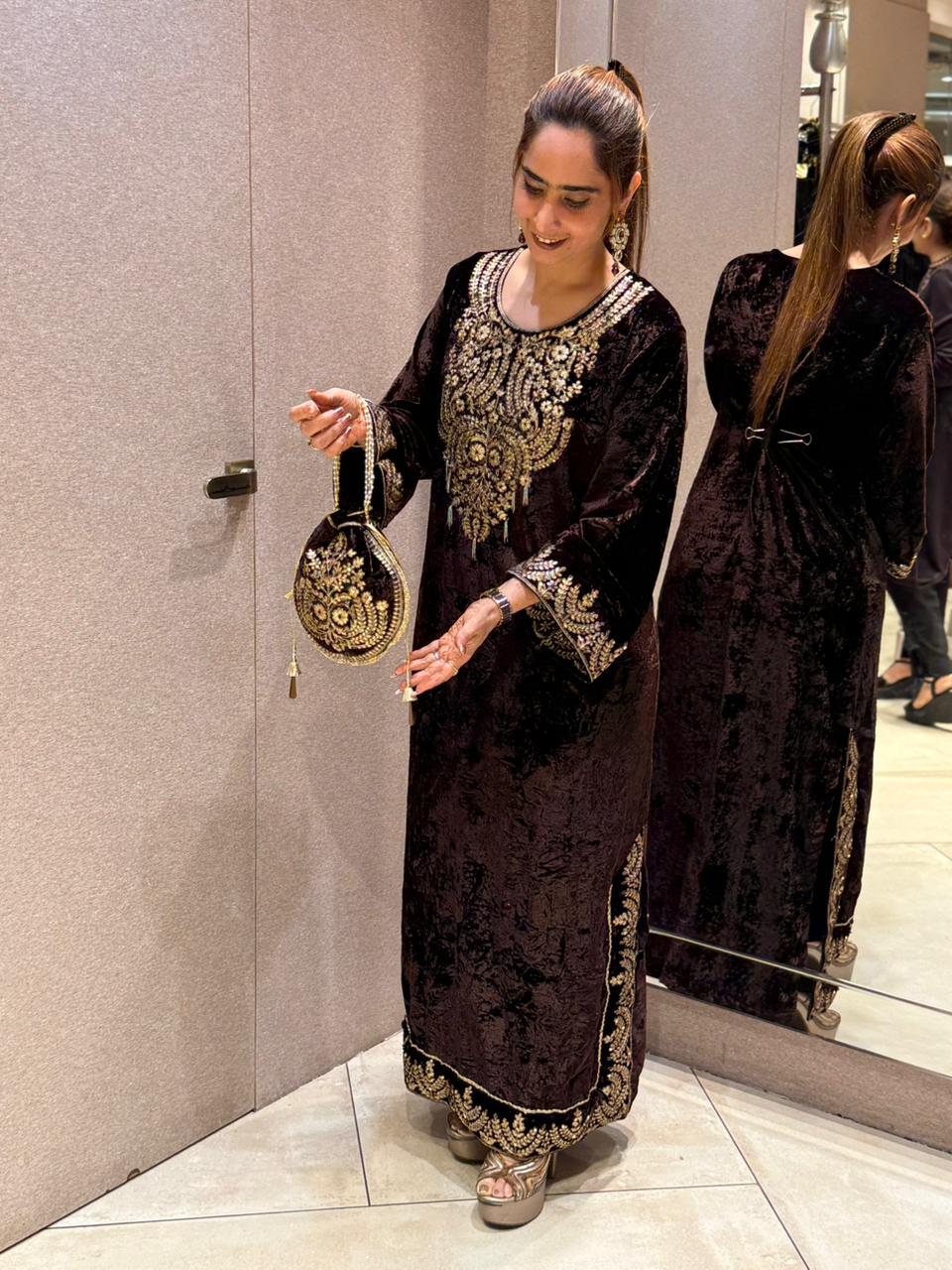 Heavy neckline & sleeves embroidery gives a rich Kashmiri royal look